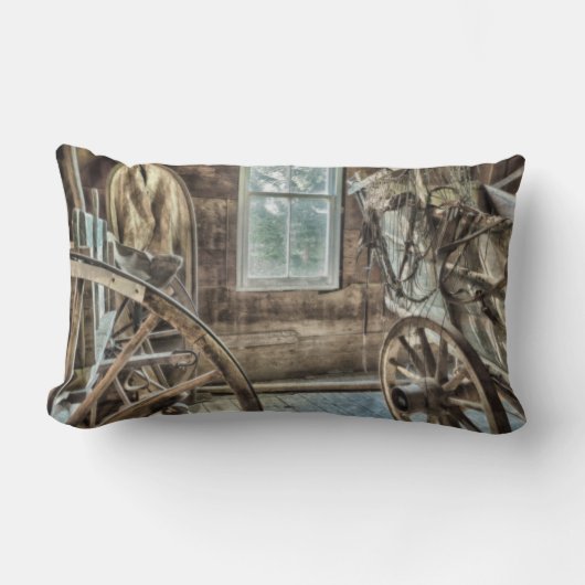 幌馬車、木の荷馬車の車輪 ランバークッション (正面)