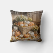 干し草のベールに乗った秋のカボチャ クッション (裏面)