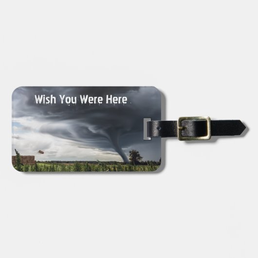 干し草の葉を持ち上げるストームトルネード ラゲッジタグ (正面横)