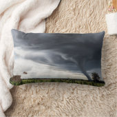 干し草の葉を持ち上げるストームトルネード ランバークッション (ブランケット)