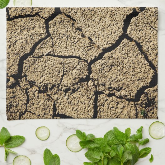 干ばつで土が割れて乾いた土地 キッチンタオル (折り畳み)