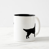 平らな上塗を施してあるレトリーバーのギア ツートーンマグカップ (正面右)