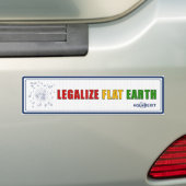 平らな地球のバンパーステッカーを法律化して下さい(青い) バンパーステッカー (車上)