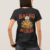 平凡じゃない看護師 シンセデマヨのユーモア Tシャツ (裏面)