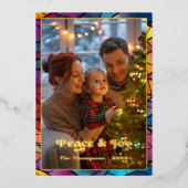 平和と喜びのステンドグラス窓のクリスマス写真 箔シーズンカード (正面)