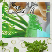 平和なジャングルのトラの台所タオル キッチンタオル (折り畳み)