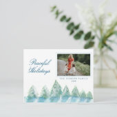 平和な冬の森の水の色の写真クリスマス シーズンポストカード (スタンド正面)