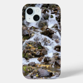 平和な小川の滝自然の風景 iPhone 15ケース