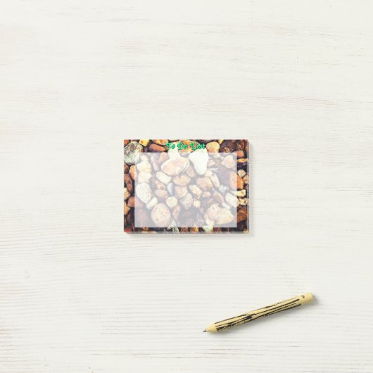 平和な石 ポストイット (デスク上)