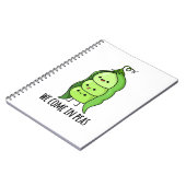 「平和に来ています」面白いえんどう豆のダジャレ ノートブック (左側)