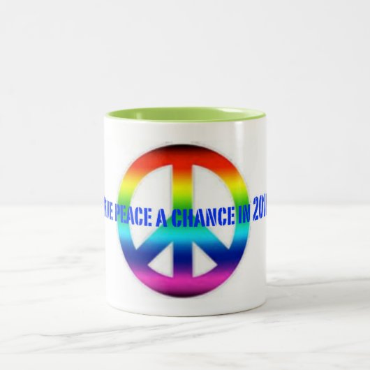 平和に2016個のコップのチャンスを与えて下さい ツートーンマグカップ (中央)