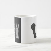 平和のために跪き、正義のために立つ コーヒーマグカップ (中央)