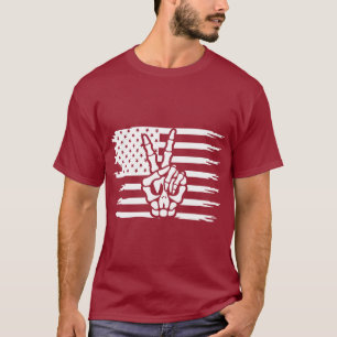 平和のサイン愛国的なアメリカ国旗のスケルトンハンド Tシャツ