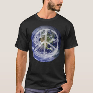 平和のシンボルTの宇宙で地球の平和の惑星 Tシャツ