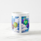 平和はコップを風船のようにふくらませます コーヒーマグカップ (中央)