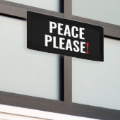 平和を願う白黒赤文字アンチ戦争抗議 横断幕 (ビルの外側)