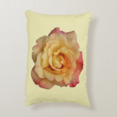 平和バラ美しいピンクと黄色のフローラ アクセントクッション (裏面(縦))