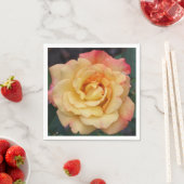 平和バラ美しいピンクと黄色のフローラ スタンダードカクテルナプキン (インサイチュ)