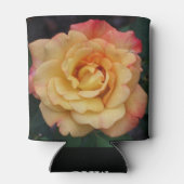 平和バラ美しいピンクと黄色のフローラ 缶クーラー (裏面)