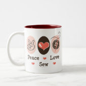 平和愛は裁縫のマグを縫います ツートーンマグカップ (左)