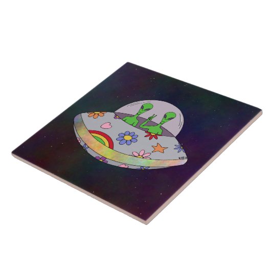 平和来UFO タイル (側面)