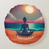 平和的ヨガメディテーション月明かりの空海ビーチ ラウンドクッション (正面)