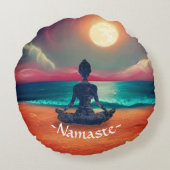平和的ヨガメディテーション月明かりの空海ビーチ ラウンドクッション (裏面)