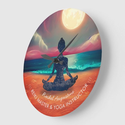 平和的ヨガメディテーション月明かりの空海ビーチ ラージ壁時計 (傾斜)
