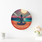 平和的ヨガメディテーション月明かりの空海ビーチ ラージ壁時計 (ホーム)