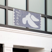 平和鳩 横断幕 (ビルの外側)