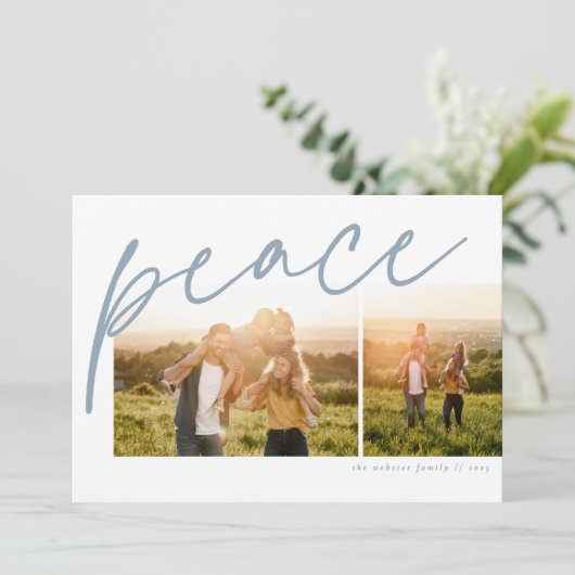 平和2枚の写真シンプルのライトブルー家族クリスマス シーズンカード (スタンド正面)