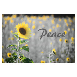 「平和」フレーズ、ひまわりのフィールド、ブラック&ホワイト メタルプリント