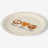 平和、愛、秋 – カボチャとコージー秋の雰囲気 ペーパープレート (アングル)