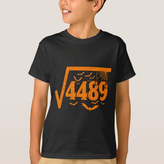 平方根4489 楽しいハロウィンのミーム 67 数学の先生用ティー Tシャツ (正面)
