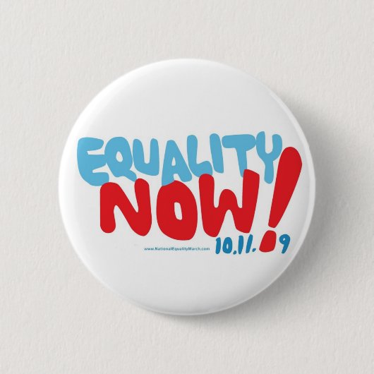 平等は今ボタンがかかります 缶バッジ (正面)