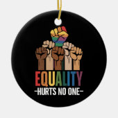 平等は誰もLGBTQプライド人権を傷つける セラミックオーナメント (正面)