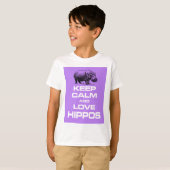 平静および愛カバのHippotamusのデザインの紫色を保って下さい Tシャツ (正面フル)