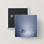 平静に落ちる水の独身のなしぶき 缶バッジ (正面&裏面)