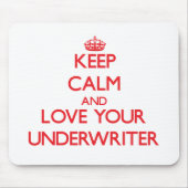平静を保ち、あなたの保険業者を愛して下さい マウスパッド (正面)