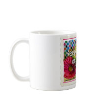 平静を保ち、カップケーキのコーヒー・マグを食べて下さい