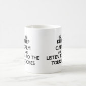 平静を保ち、カメに聞いて下さい マグカップ (中央)