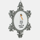 平静を保ち、コーギーかわいい犬歩かせて下さい スノーフレークピューターオーナメント (左)