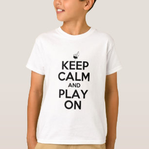 平静を保ち、バグパイプで遊んで下さい Tシャツ