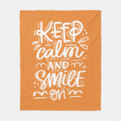 平静を保ち、微笑させて下さい フリースブランケット (正面)