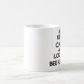 平静を保ち、蜂の看守を愛して下さい コーヒーマグカップ (中央)