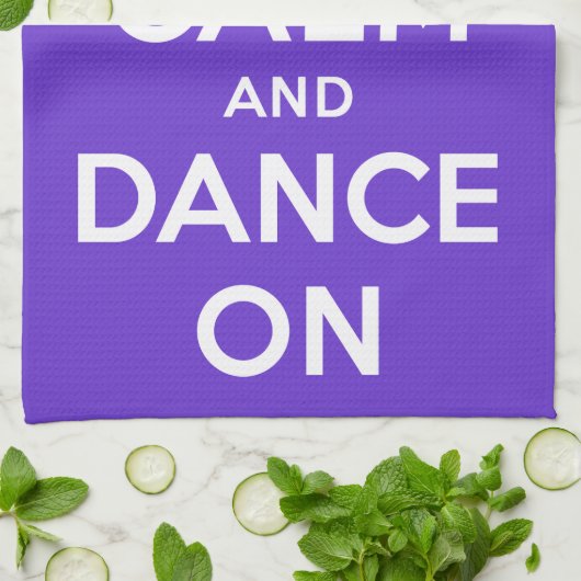 平静を保ち、踊って下さい キッチンタオル (折り畳み)