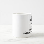 平静を保ち、Endocrinologistを抱き締めて下さい コーヒーマグカップ (中央)