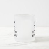 平静を保ち、Mcintyreに聞いて下さい フロストグラスマグカップ (中央)