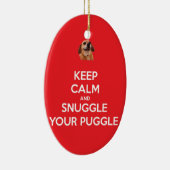 平静を保ち、Puggleのあなたのオーナメント-赤--に寄添って下さい セラミックオーナメント (右)