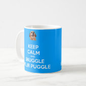平静を保ち、Puggleのあなたのマグ-青--に寄添って下さい コーヒーマグカップ (正面左)